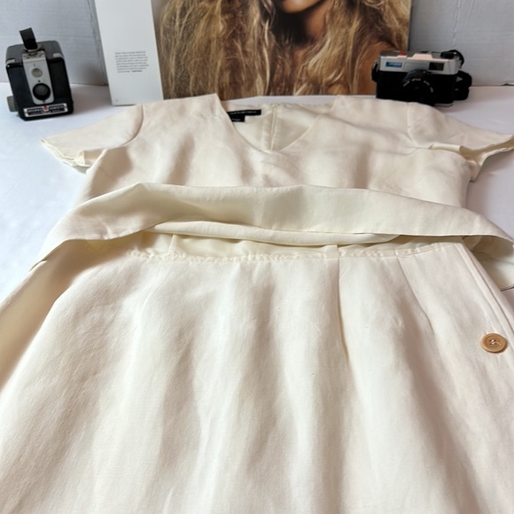 Jones New York Formal 72% silk , 28% linen cream maxi dress with button details - Picture 9 of 14